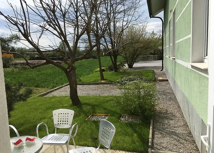 Seasons - Hostel Lublaň